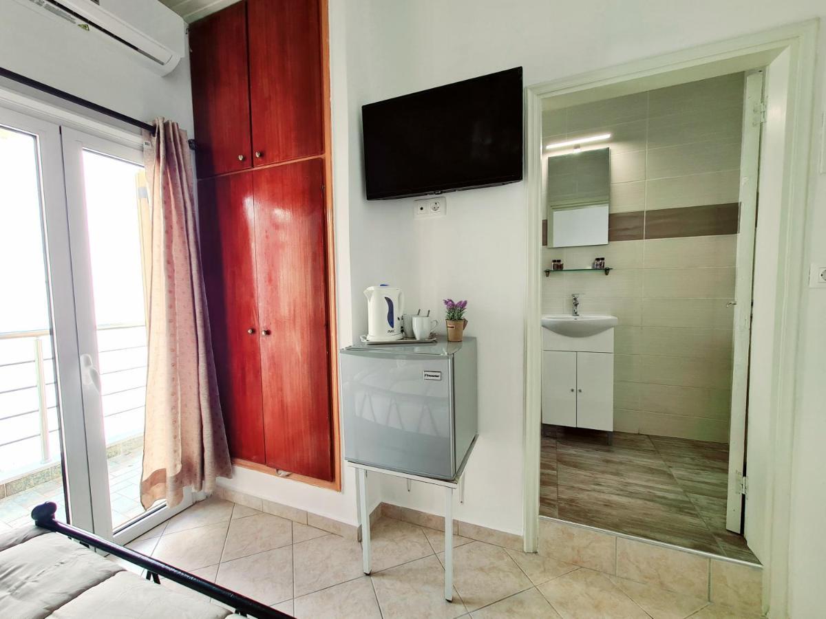 Avra Rooms Karpathos Bagian luar foto