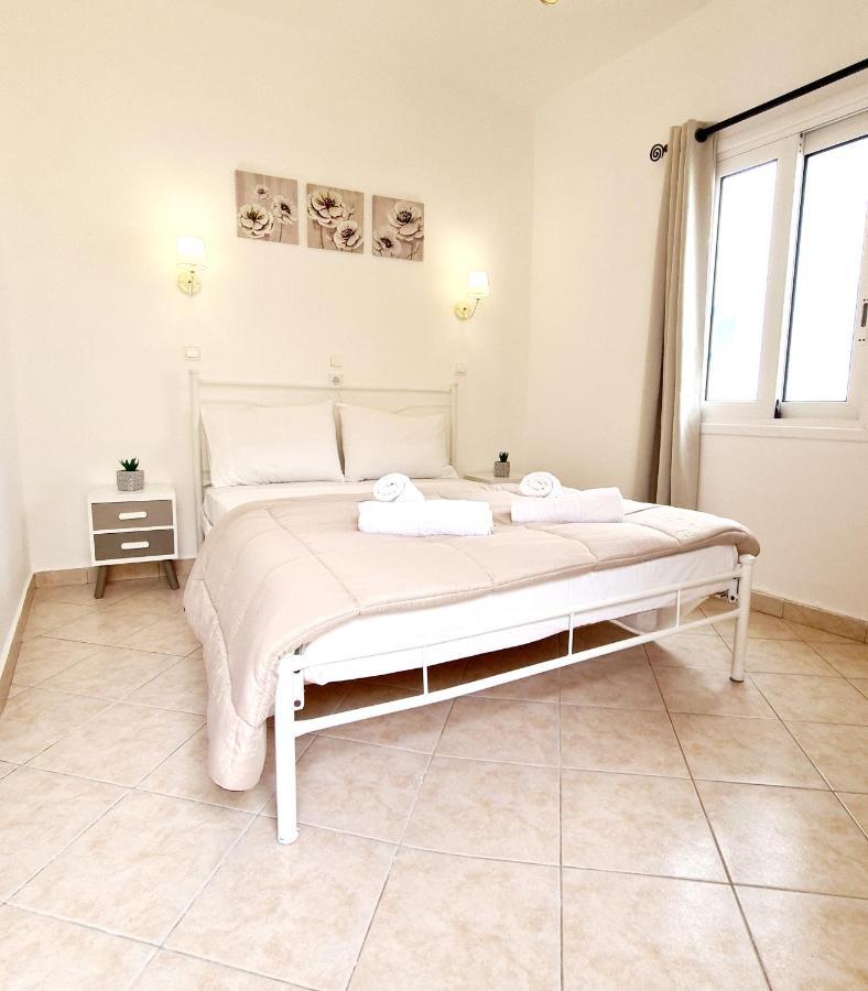Avra Rooms Karpathos Bagian luar foto