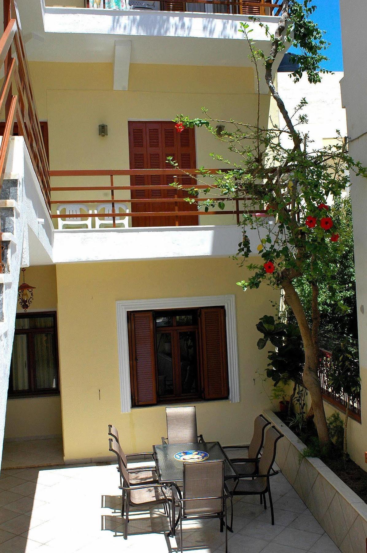 Avra Rooms Karpathos Bagian luar foto